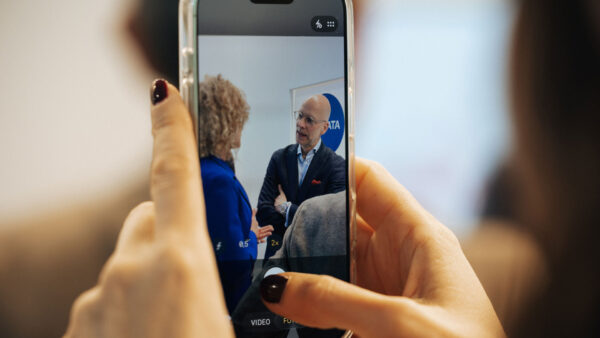 intervista-tom-chiara-cellulare